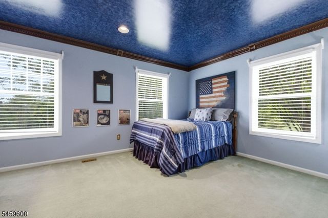 6 Fawn Ridge Rd, Clinton Twp., NJ 08833