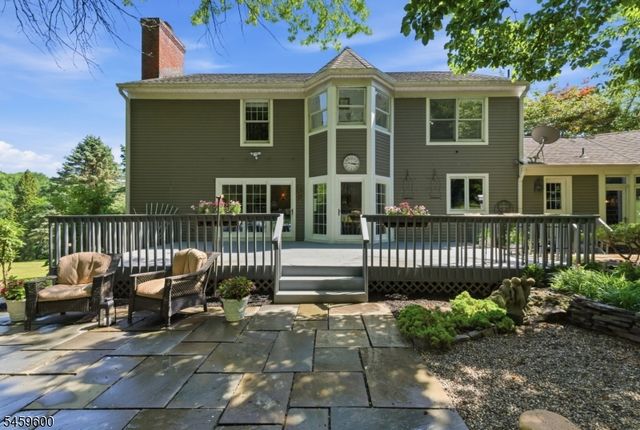 6 Fawn Ridge Rd, Clinton Twp., NJ 08833