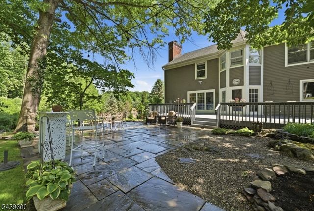 6 Fawn Ridge Rd, Clinton Twp., NJ 08833
