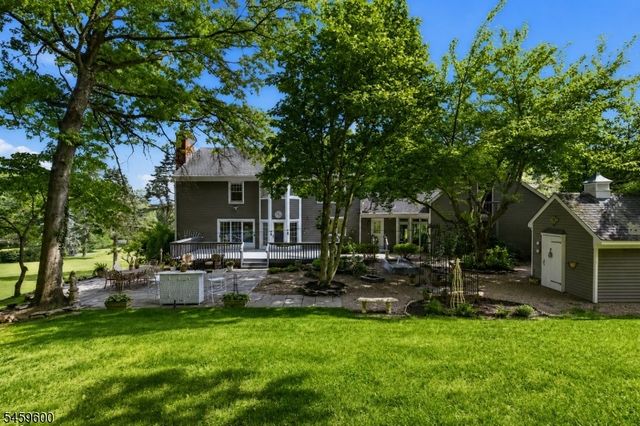 6 Fawn Ridge Rd, Clinton Twp., NJ 08833