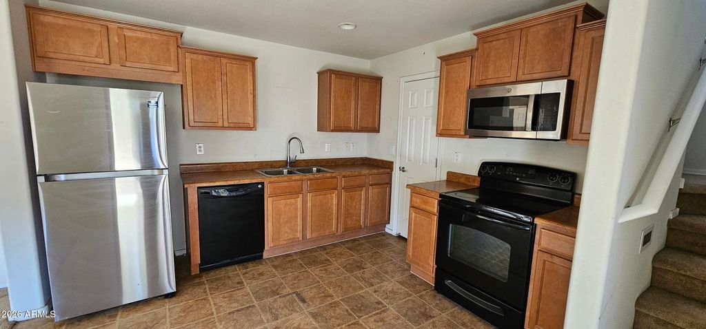 Image 2 of property listing at 4661 W LEMON Avenue, Coolidge, AZ 85128