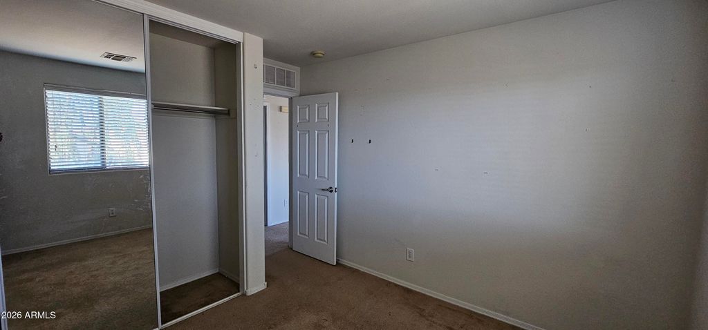 Image 6 of property listing at 4661 W LEMON Avenue, Coolidge, AZ 85128