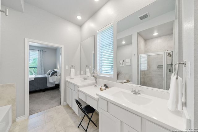 1524 LEEDS PARK, Bulverde, TX 78163