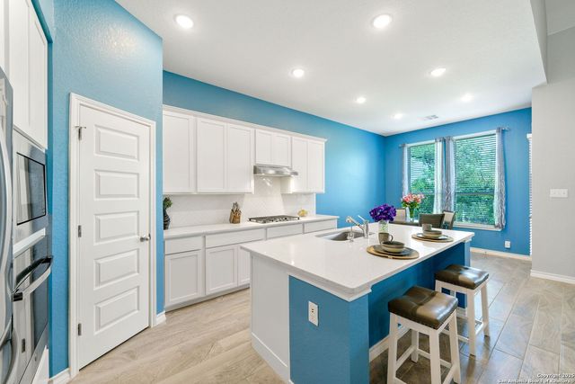 1524 LEEDS PARK, Bulverde, TX 78163