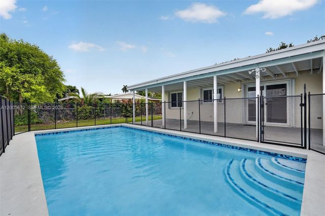 341 NW 15th St, Homestead, FL 33030