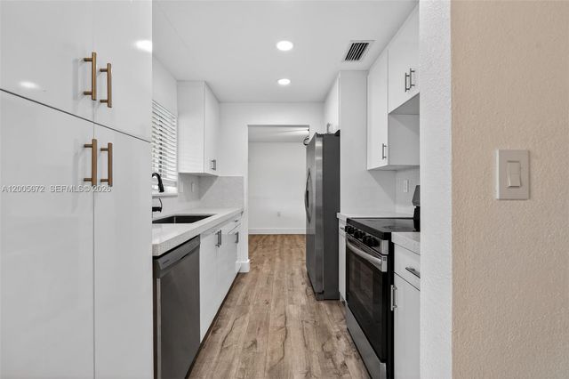 341 NW 15th St, Homestead, FL 33030