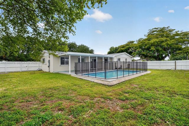 341 NW 15th St, Homestead, FL 33030