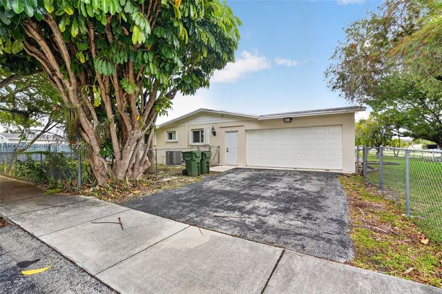 341 NW 15th St, Homestead, FL 33030
