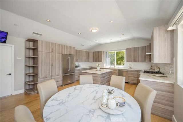 3851 Karen Lynn Drive, Glendale, CA 91206