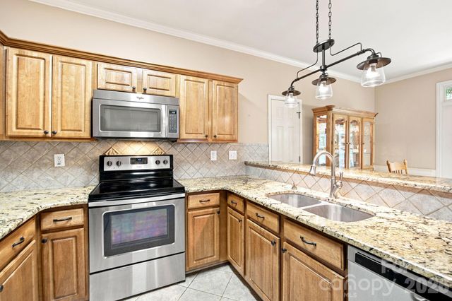 7073 Ridgeway Road, Stanley, NC 28164