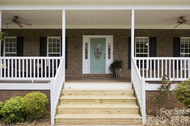 7073 Ridgeway Road, Stanley, NC 28164