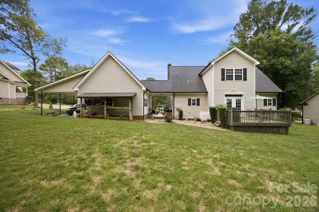 7073 Ridgeway Road, Stanley, NC 28164