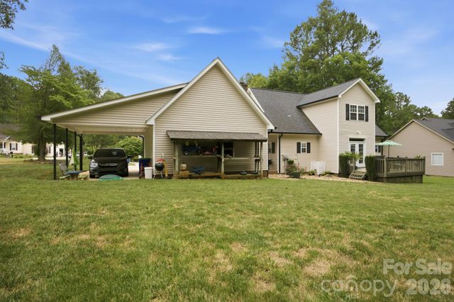 7073 Ridgeway Road, Stanley, NC 28164