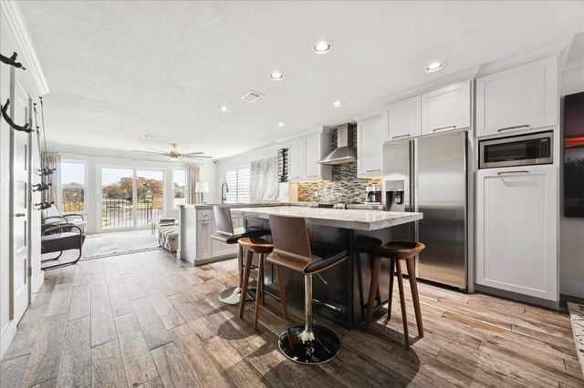 1900 Lakeside Drive, Seabrook, TX 77586