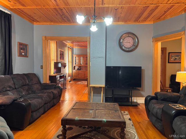 312 E Sellar Street, Bessemer, MI 49911