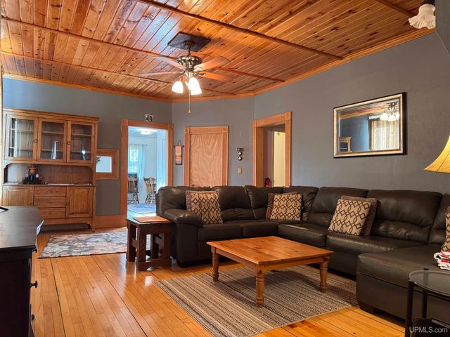 312 E Sellar Street, Bessemer, MI 49911