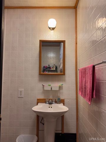 312 E Sellar Street, Bessemer, MI 49911