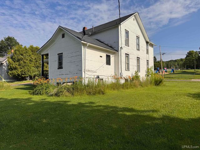 312 E Sellar Street, Bessemer, MI 49911