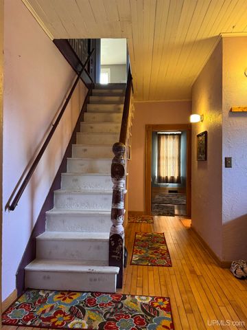 312 E Sellar Street, Bessemer, MI 49911