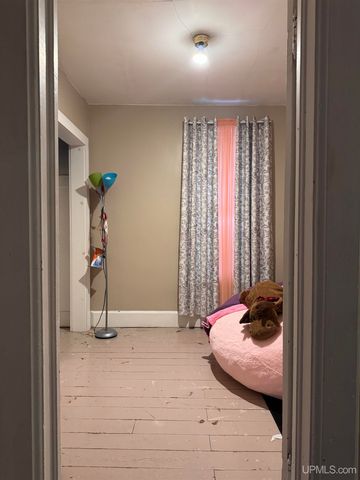 312 E Sellar Street, Bessemer, MI 49911