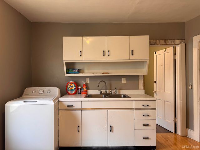 312 E Sellar Street, Bessemer, MI 49911