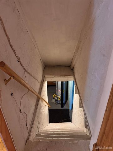 312 E Sellar Street, Bessemer, MI 49911