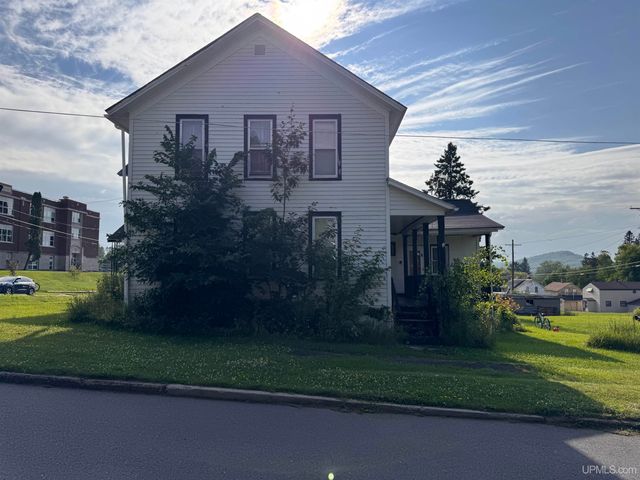 312 E Sellar Street, Bessemer, MI 49911