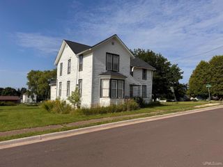312 E Sellar Street, Bessemer, MI 49911