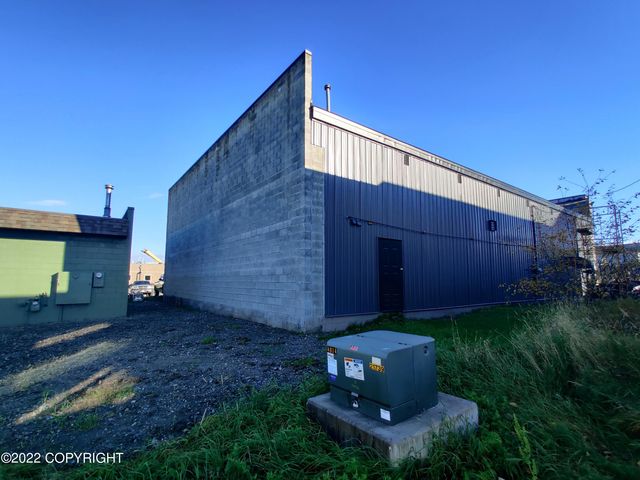 1326 E 74th Avenue, Anchorage, AK 99518