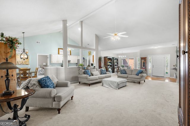 1018 Hunters Pointe Drive, Statesboro, GA 30461