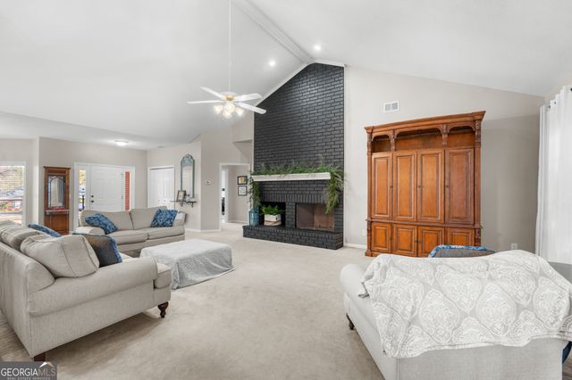 1018 Hunters Pointe Drive, Statesboro, GA 30461