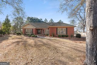 1018 Hunters Pointe Drive, Statesboro, GA 30461