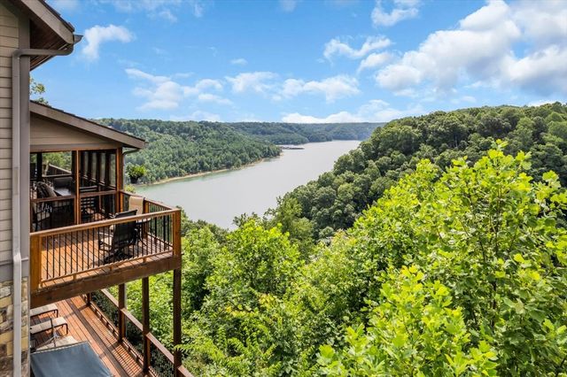 858 Harbor Green Pl, Sparta, TN 38583