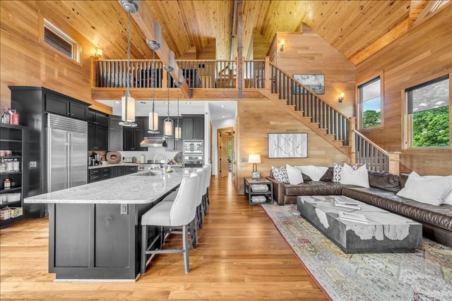 858 Harbor Green Pl, Sparta, TN 38583
