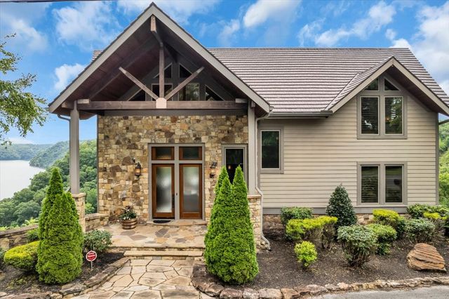 858 Harbor Green Pl, Sparta, TN 38583