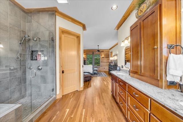858 Harbor Green Pl, Sparta, TN 38583