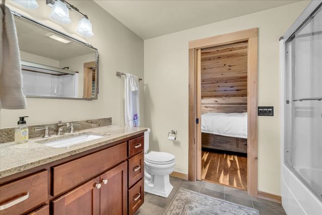 858 Harbor Green Pl, Sparta, TN 38583