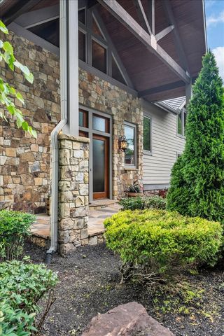 858 Harbor Green Pl, Sparta, TN 38583