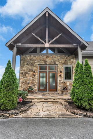 858 Harbor Green Pl, Sparta, TN 38583