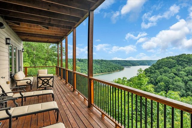 858 Harbor Green Pl, Sparta, TN 38583