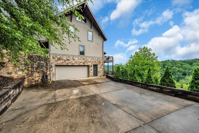 858 Harbor Green Pl, Sparta, TN 38583