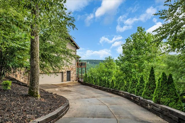 858 Harbor Green Pl, Sparta, TN 38583