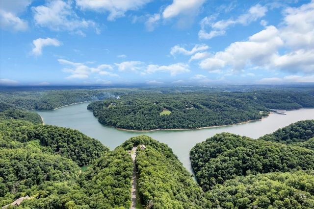858 Harbor Green Pl, Sparta, TN 38583