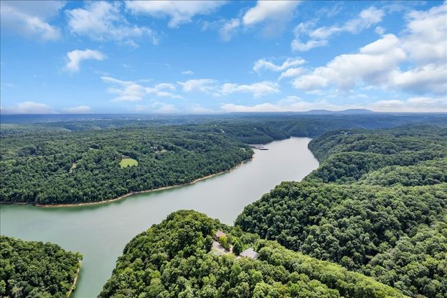 858 Harbor Green Pl, Sparta, TN 38583