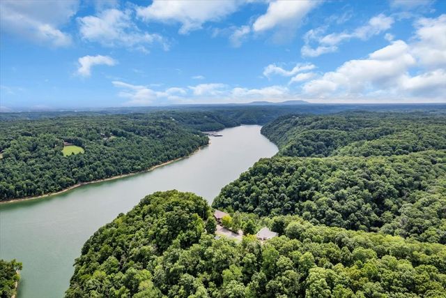 858 Harbor Green Pl, Sparta, TN 38583