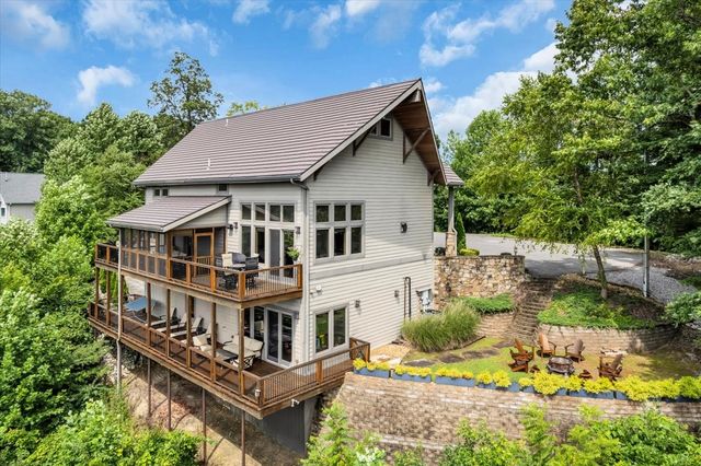 858 Harbor Green Pl, Sparta, TN 38583