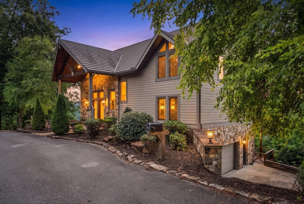 858 Harbor Green Pl, Sparta, TN 38583