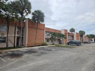 7610 Stirling Road 104C, Davie, FL 33024