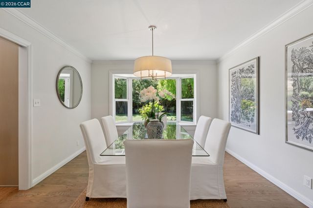 247 Corliss Dr, Moraga, CA 94556