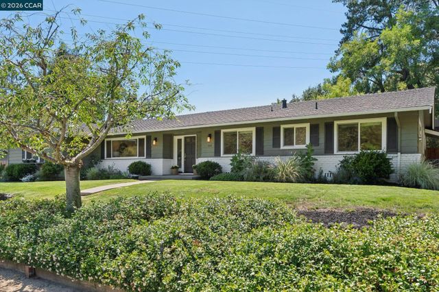 247 Corliss Dr, Moraga, CA 94556